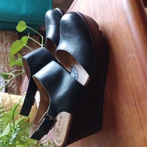 B.O.C. Wedge Platform Shoes - Black w Faux Wood